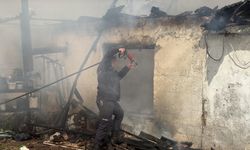 Muğla'da evde çıkan yangında aile alevlerin arasından kurtuldu