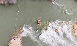 Munzur Nehri'nde 'rafting' heyecanı; 300 sporcu kıyasıya yarıştı
