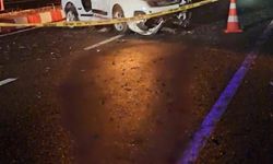 Niğde'de hafif ticari araç elektrik direğine çarptı: 1 ölü, 1 yaralı