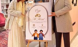 Nişanlarında tiyatro gösterisi yaptılar; 40 yıl sonraki hallerini canlandırdılar