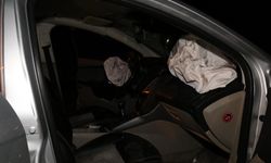 Otomobil, park halindeki araca çarptı: 1'i ağır, 5 yaralı