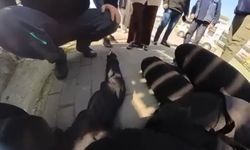 Otomobille çarpışıp elektrik panosuna savrulan motosikletin sürücüsü yaralandı