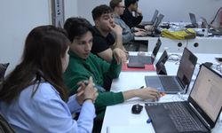 Sivas'ta 18 takımın katıldığı uzay odaklı proje yarışması yapılıyor