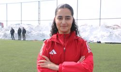 Yüksekova köy ve mahalle muhtarlarından kadın takımına ziyaret