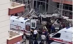 Ankara'da inşaat iskelesi çöktü; 3 işçi yaralı
