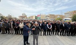 Ankara'da Kahramanmaraş'taki okul saldırısında hayatını kaybedenler için gıyabi cenaze namazı kılındı