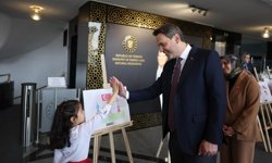 Bakan Bayraktar, çocuklarla bir araya geldi