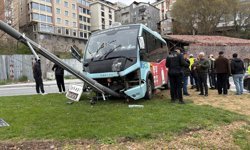 Beyoğlu'nda 5 kişinin yaralandığı dolmuş kazası kamerada