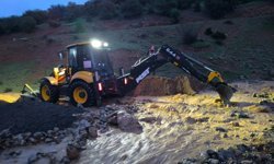 Gaziantep'te sağanak sonrası yollar göle döndü