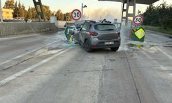 İzmir'de bariyerlere çarpıp yanan otomobilin sürücüsü öldü