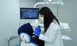 'Kontrolsüz kullanılan beyazlatıcılar ağız sağlığında kalıcı tahribata yol açıyor'