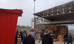 Mobilya fabrikasında çıkan yangın söndürüldü