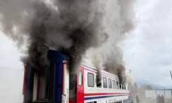 Tesiste üretilen vagon yandı