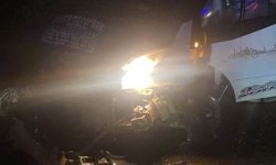 TIR ile kamyonet çarpıştı: 1 ölü,1 yaralı