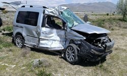 TIR'ın çarptığı otomobilin sürücüsü öldü