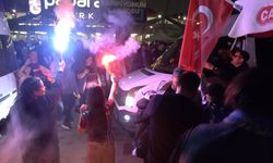 Trabzonsporlu taraftarlar Galatasaray galibiyetini kutladı