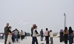 Türk Yıldızları ve SOLOTÜRK'ten öğrenciler için 23 Nisan özel gösterisi