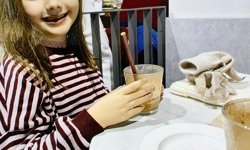 Türkçe bilmeyen torunu için 74 yaşında İngilizce öğrenmeye başladı