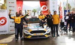 Türkiye'nin ilk engelli kadın pilotu Kübra Denizci Keskin'den podyumda çifte başarı