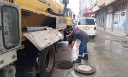 Uzunköprü'de sağanak; yollar göle döndü