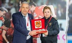 İlhan Yolaydın’dan Anlamlı Plaket Töreni