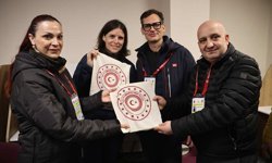 TSYD Samsun Şube Başkanı Sandıkçı’dan İsviçreli Gazetecilere Anlamlı Hediye