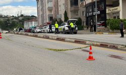 Alkollü sürücünün kullandığı otomobilin çarptığı kadın kurtarılamadı