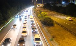 Anadolu Otoyolu'nun Düzce geçişinde trafik durma noktasına geldi