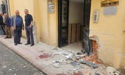 Hafif ticari araç yayalara çarptı: 3 yaralı