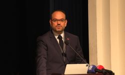 İletişim Başkan Yardımcısı Şahin: Sanal medyanın aşırı kullanımı riskleri beraberinde getiriyor