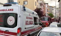 Kağıthane'de metruk binada çıkan yangın bitişiğindeki binaya sıçradı