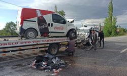 Kayseri'de hafif ticari araç ile otomobil çarpıştı: 1 ölü, 2 yaralı