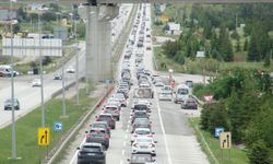 'Kilit kavşak' Kırıkkale'de bayram dönüşü trafiği başladı