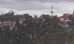 Manisa'da sağanak ve dolu yağışı etkili oldu