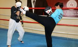 Muaythai sporuna ilgi; gençler hem kendini savunuyor hem geleceğini inşa ediyor