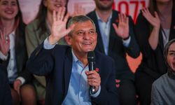 Özgür Özel, yurt dışındaki Türk gençlerle görüştü