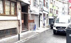 Şişli'de eski sevgilisinin evini bastı; kadının erkek arkadaşını 7 yerinden bıçakladı