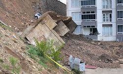 Tokat'ta Yağış Sonrası İstinat Duvarı Çöktü
