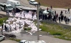 Un yüklü TIR'ın devrildiği kazada 4 kişi yaralandı