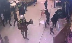 Yangında mahsur kalan kadını, jandarma kurtardı; o anlar kamerada