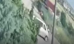Ankara'da skuter ile giderken hafif ticari aracın çarptığı çocuk öldü, kaza anı kamerada
