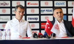Antalyaspor'un yeni teknik direktörü Bülent Korkmaz oldu