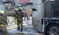 Avcılar'da metrobüsün motor kısmında çıkan yangın söndürüldü