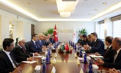 Bakan Bayraktar, Pakistan Özelleştirme Bakanı Ali ile bir araya geldi