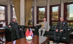 Genelkurmay Başkanı Bayraktaroğlu, Birleşik Krallık Kara Kuvvetler Komutanı Walker'ı kabul etti