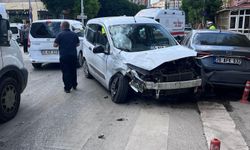 İşçi servisi minibüsüyle hafif ticari araç çarpıştı; 9 yaralı
