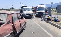 Kamyonet ile otomobil çarpıştı; 4 yaralı