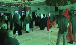 Kars'ta yüzlerce kişi ağıtlar yakıp, sine vurarak Kerbela şehitlerini andı