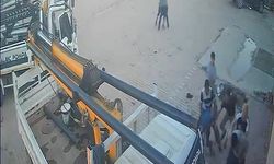 Sanayi sitesindeki tekmeli, yumruklu kavga güvenlik kamerasında