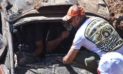 Sivas'ta off-road heyecanı; takla atan araç kepçeyle kurtarıldı